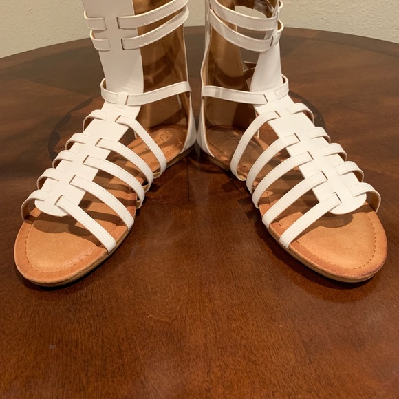 Forever Savannah Gladiator sandal white NIB! - Picture 4 of 7